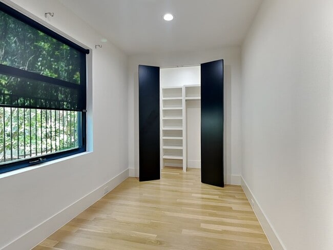 Building Photo - 3553 Kalterra Ct