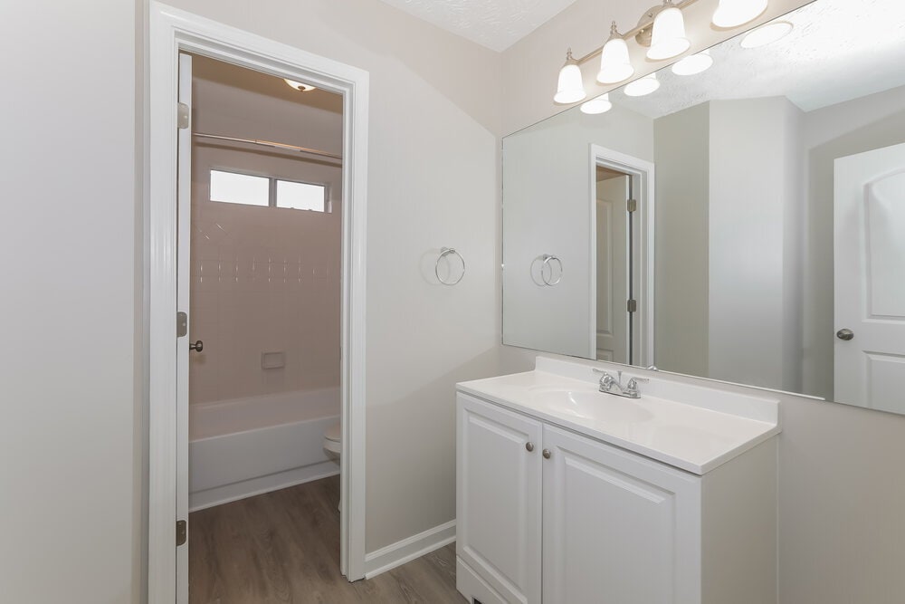 Building Photo - 2403 Scarlet Ln SE