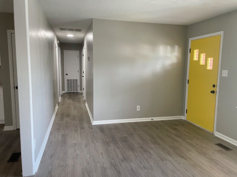 Building Photo - 4709 Cheltenham Rd