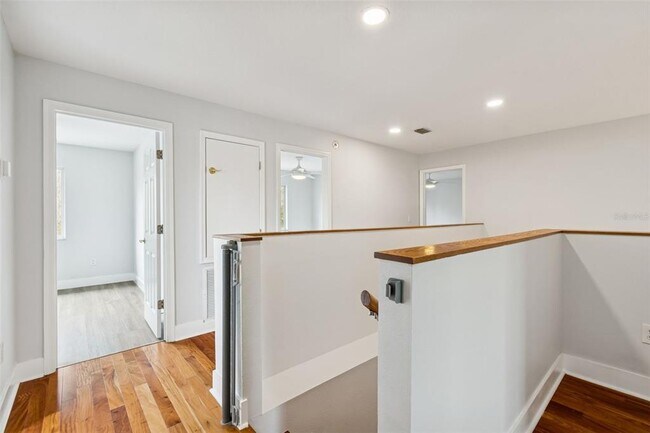 Building Photo - 18154 Sandy Pointe Dr