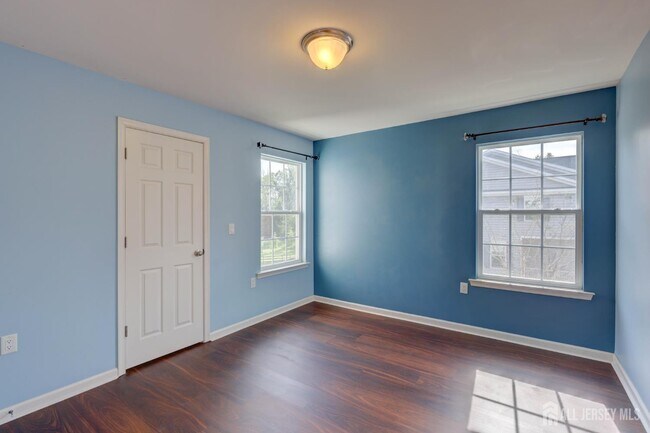 Building Photo - 101 Pearce Ln