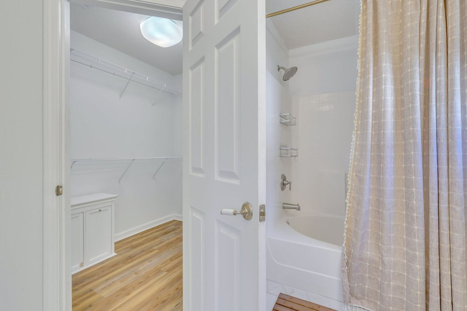 Building Photo - 142 West Tisbury Lane