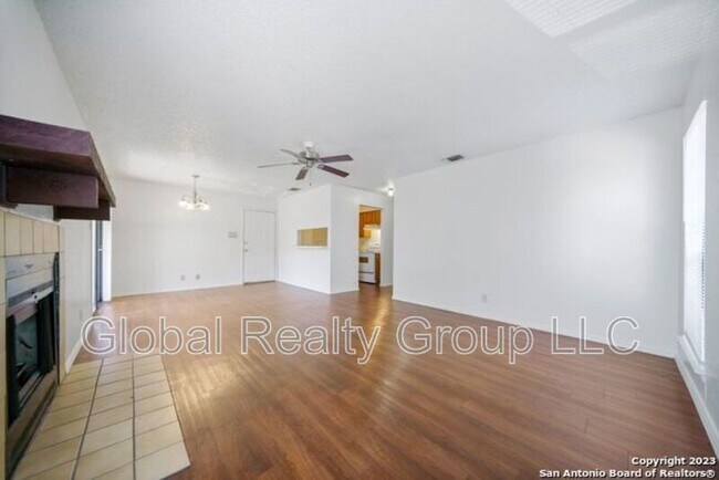 Building Photo - 818 Station St