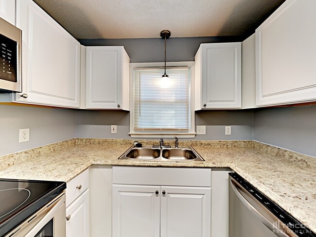 Building Photo - 133 Riverwalk Ct