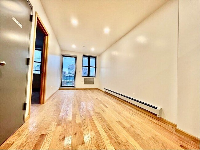 Building Photo - 859 57th St