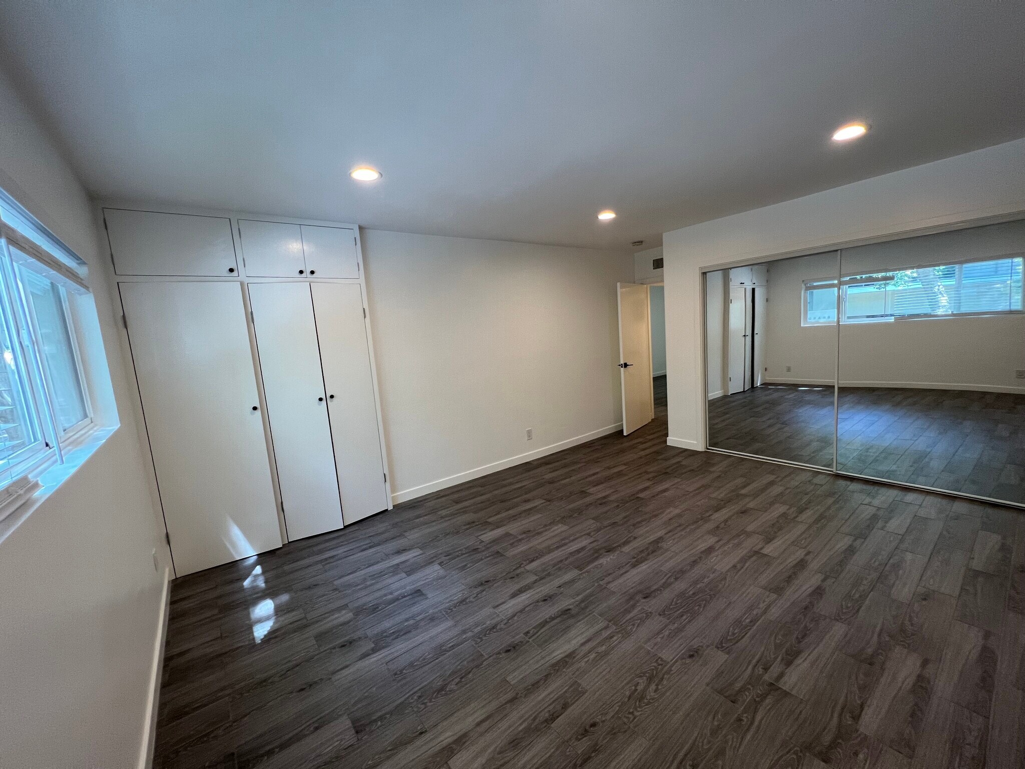 Master bedroom - 1330 N Sweetzer Ave