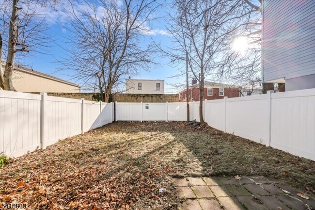 Building Photo - 342 Sanford Ave