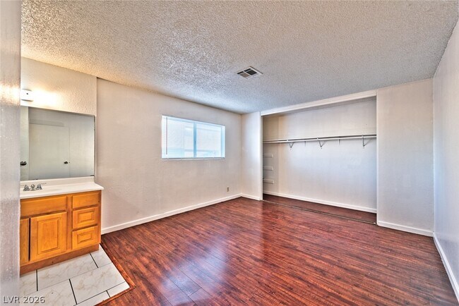 Building Photo - 5198 Greene Ln