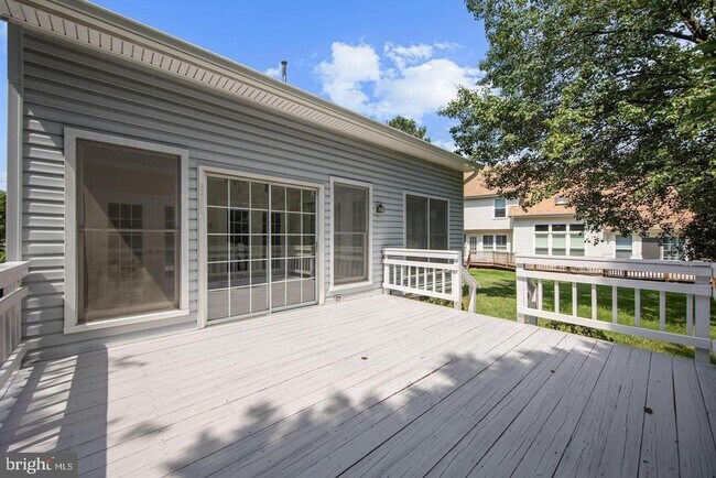 Building Photo - 14429 Stonebridge View Dr