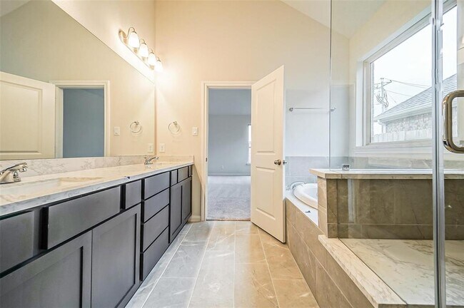 Building Photo - 2710 Bayrose Dr