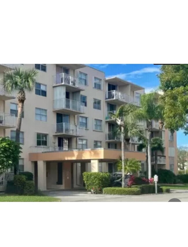 Building Photo - 500 Executive Center Dr