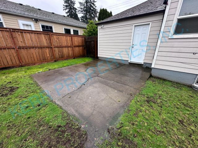 Building Photo - 4920 NE 35th Ave