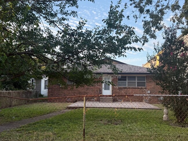 Building Photo - 118 SW 1st St