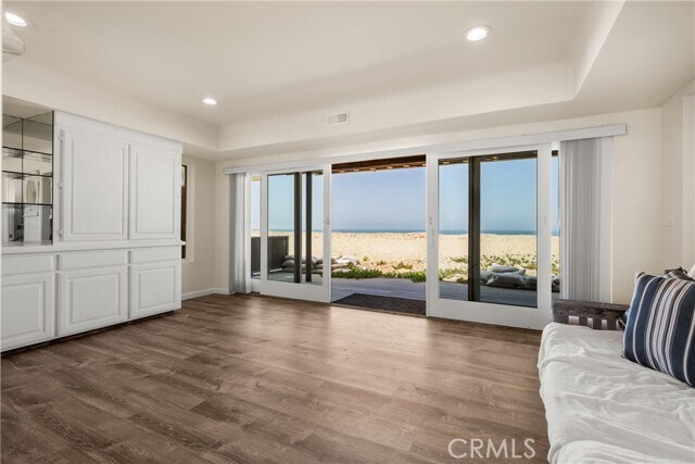 Building Photo - 87 Surfside Ave.