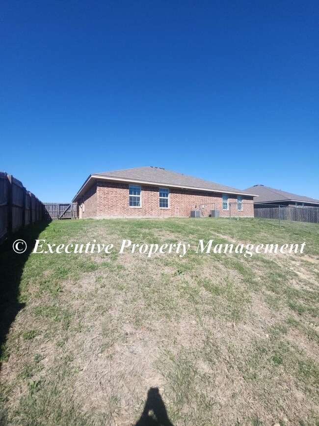 Building Photo - 2921 Starlight Dr