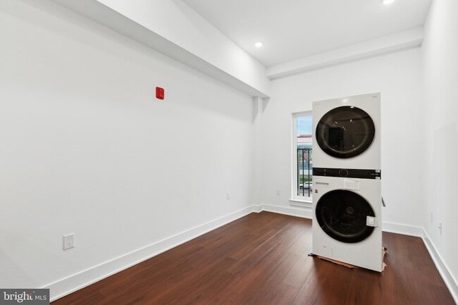 Building Photo - 501 Washington Ln