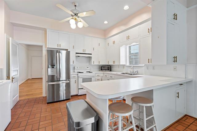 Building Photo - 4407 Bonham St
