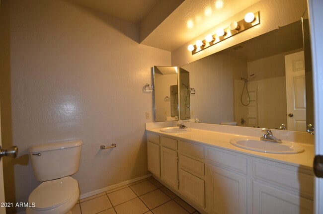 Building Photo - 2107 W El Alba Way