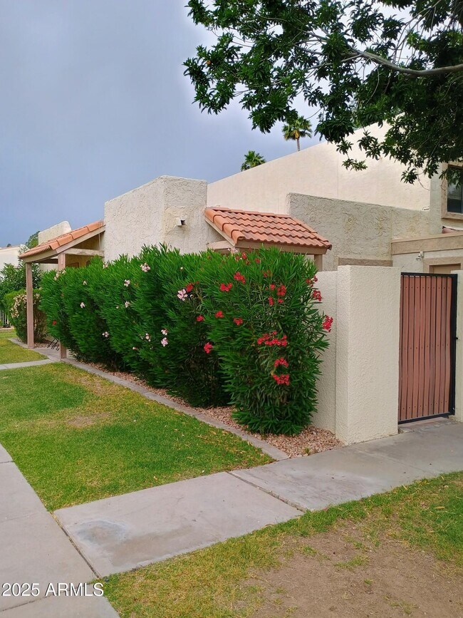 Building Photo - 6102 N 79th St