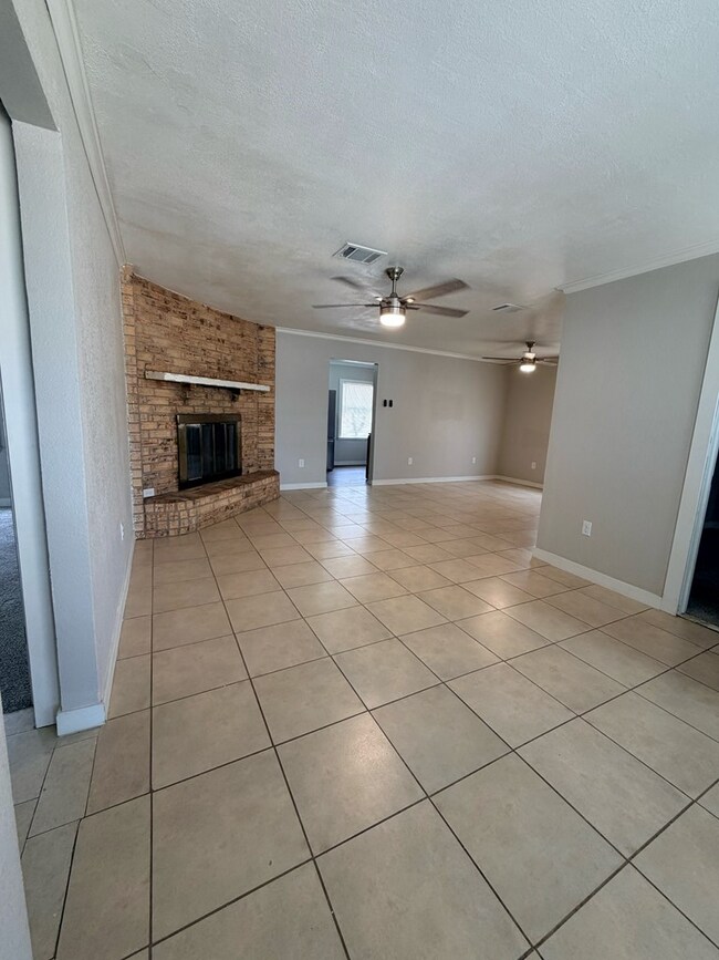 Building Photo - 1421 Lauderdale Ave