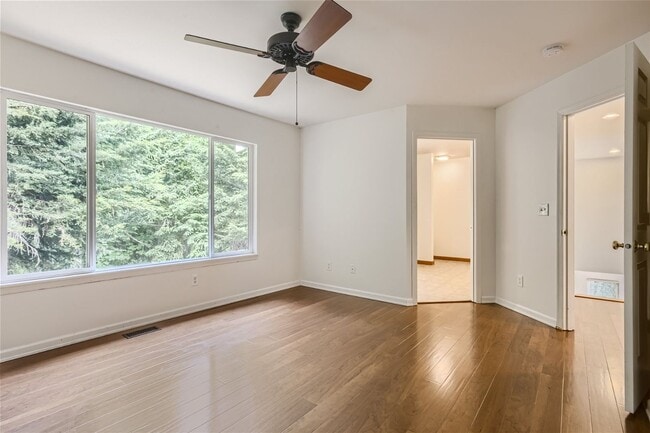 Building Photo - Spacious 4-Bedroom Home in Kenmore | Private Greenbelt Setting + Landscaping Included