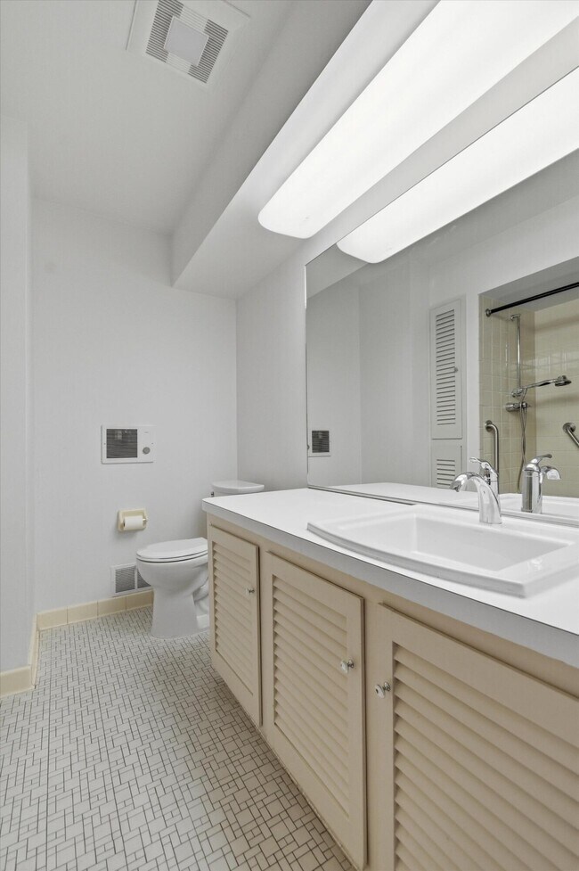 Building Photo - 1510 Barnard Rd