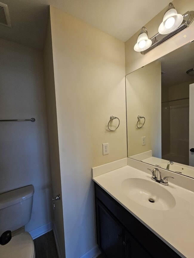 Building Photo - Pet Friendly Townhome In Sneads Ferry!