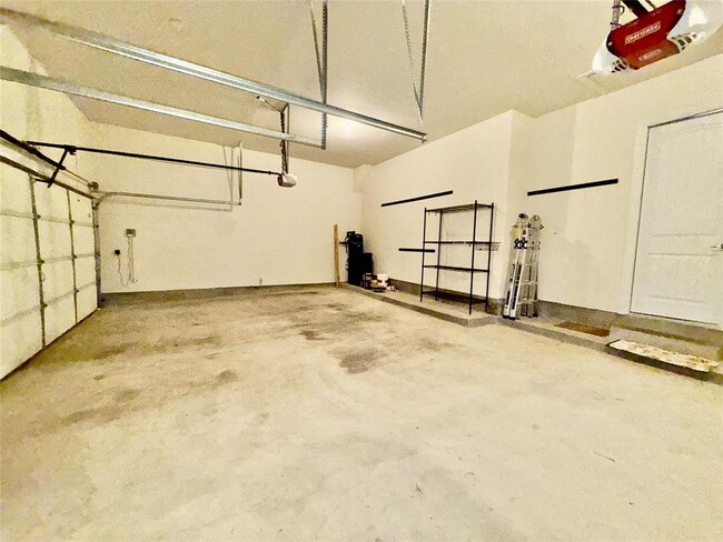 Building Photo - 21413 Merveil Dr