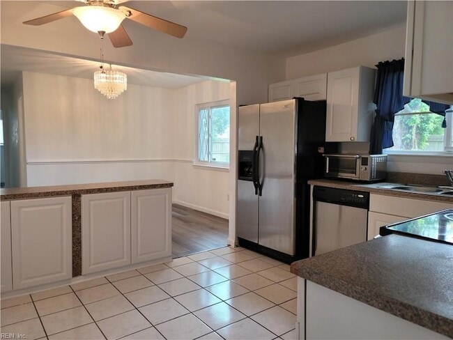 Building Photo - 932 Gossman Dr