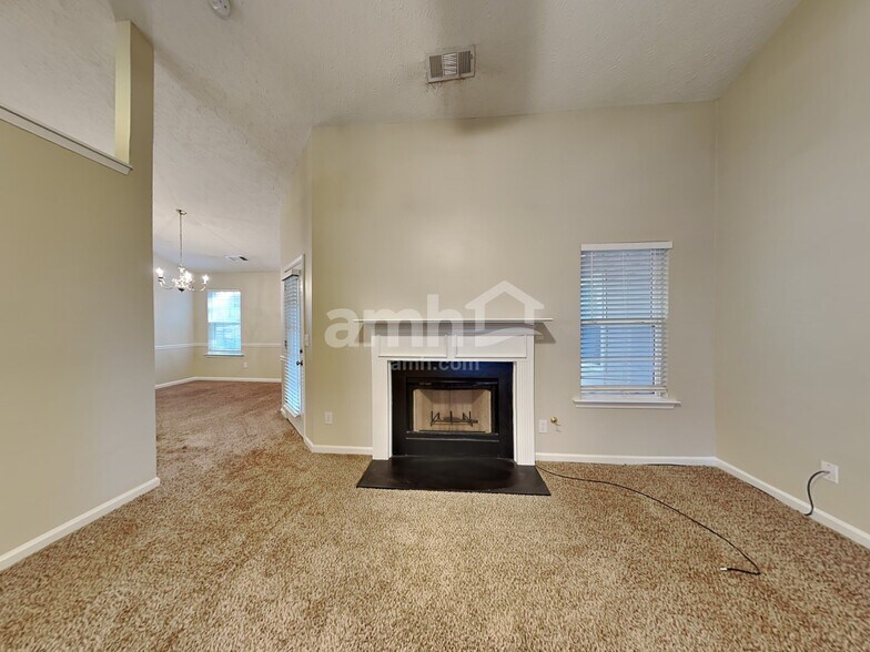 Building Photo - 5455 Yellow Pine Dr