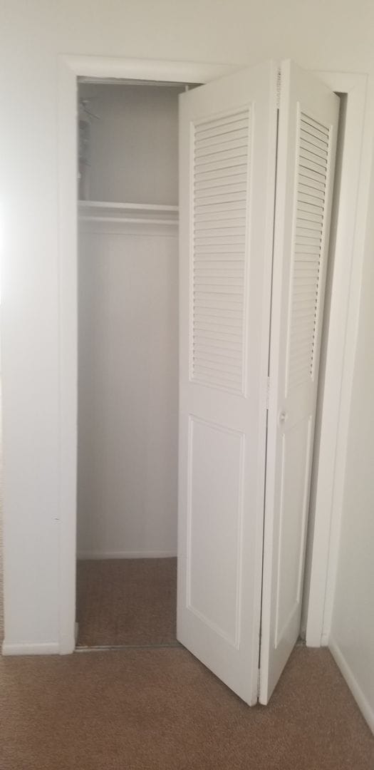 Building Photo - Grove Park One bedroom condo