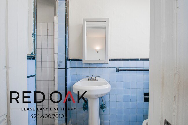 Building Photo - 302 Alexandria Ave