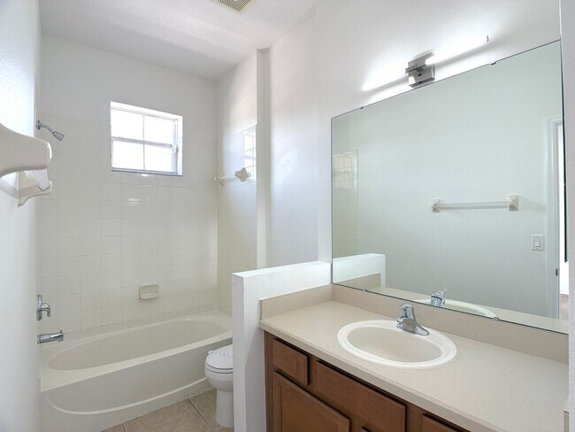 Building Photo - 538 Bexley Dr