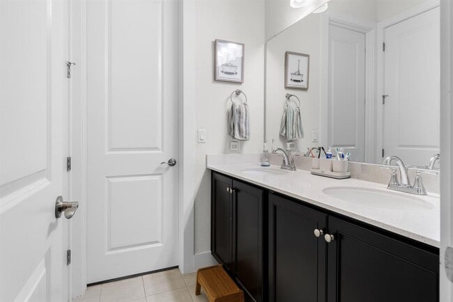 Building Photo - 16705 Horondelle Dr