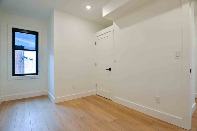 Building Photo - 2641 4th St NE