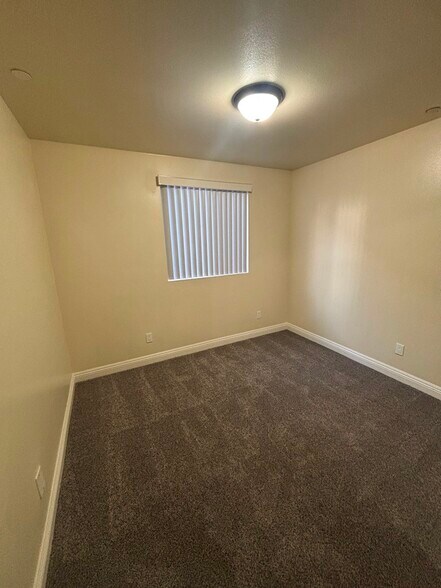 Building Photo - 160 W 52nd St