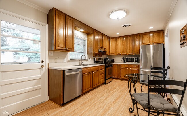 Building Photo - 8071 Allisonville Rd