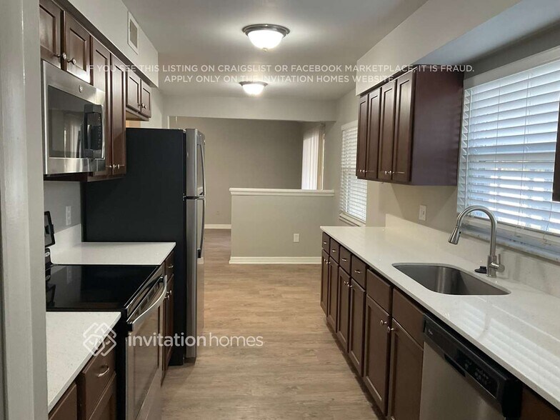 Building Photo - 7773 Bay Cedar Dr