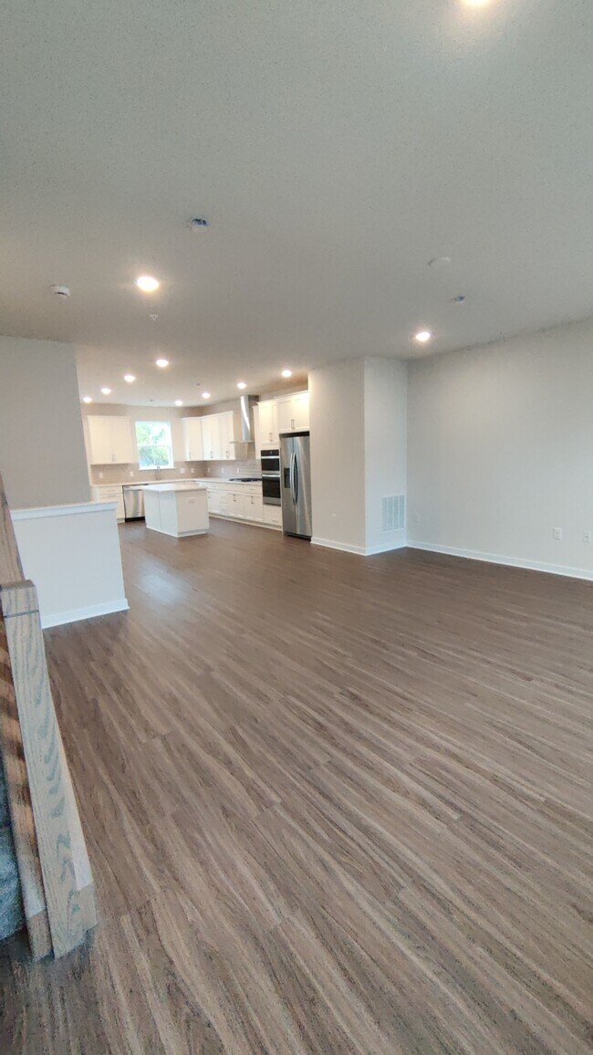 Building Photo - 306 Bennetts Ct
