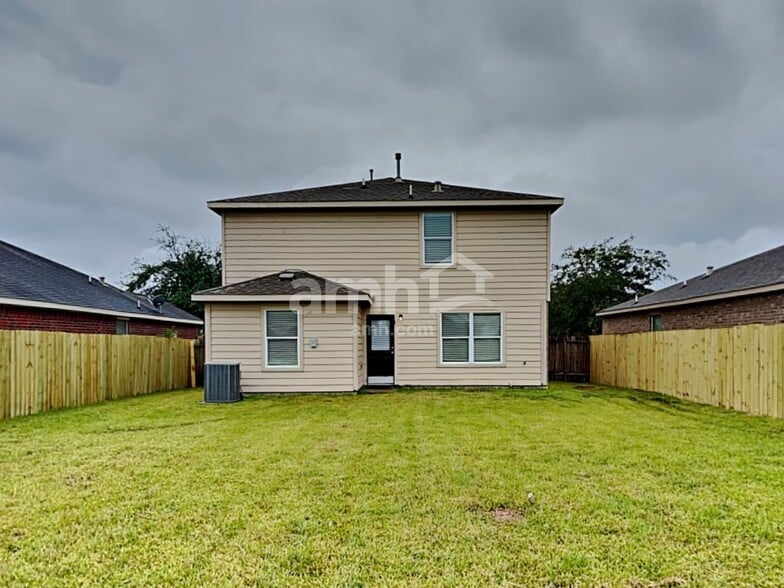 Building Photo - 9415 White Diamond Ln