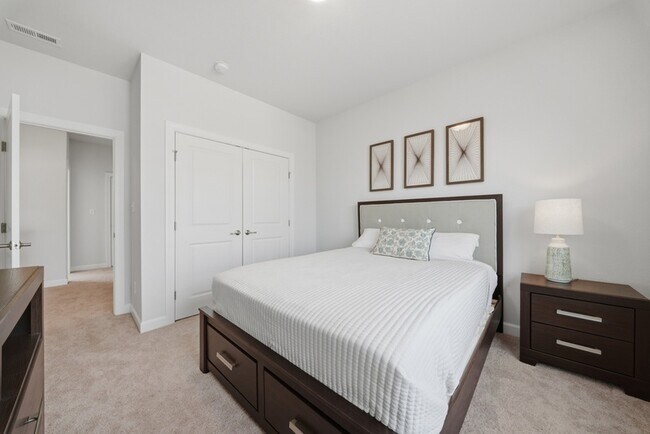 Building Photo - 2238 Sanibel Ln