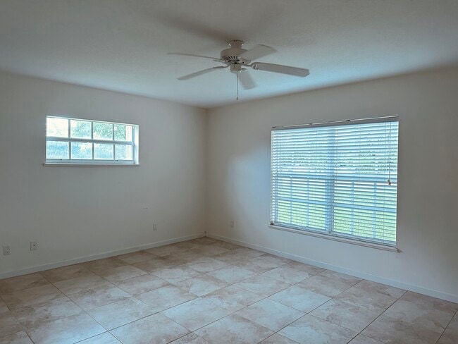 Building Photo - 2088 SE Wild Meadow Cir