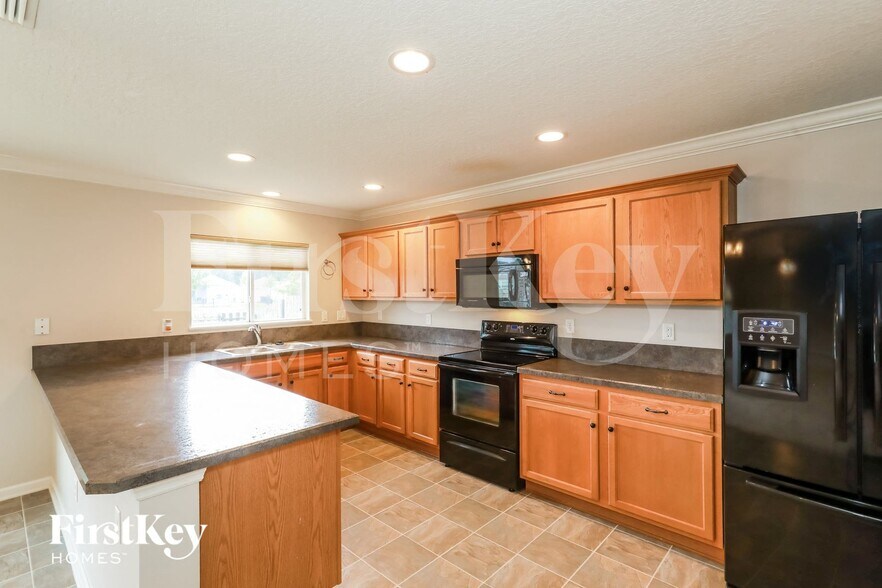 Building Photo - 208 Straw Pond Way