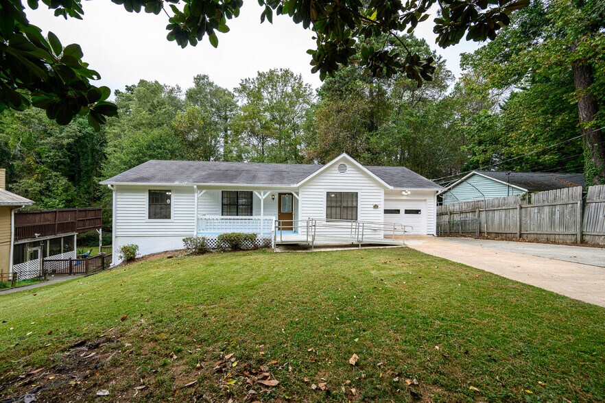 Building Photo - 2655 Merry Rd