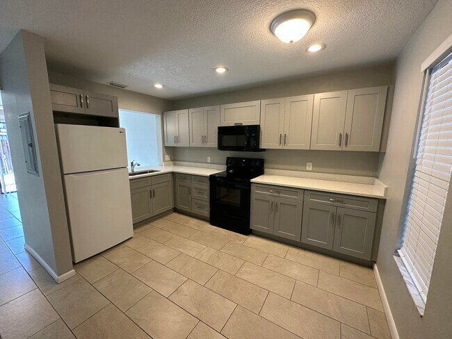 Building Photo - 5145 Breckenridge Pl