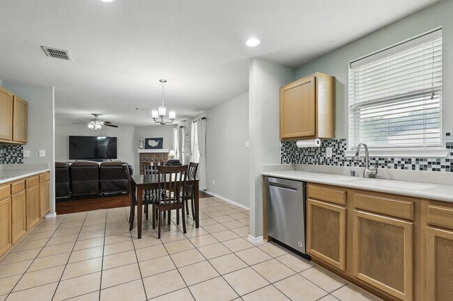 Building Photo - 12629 Shady Cedar Dr