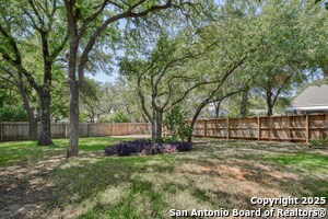 Building Photo - 1518 Vista Del Monte