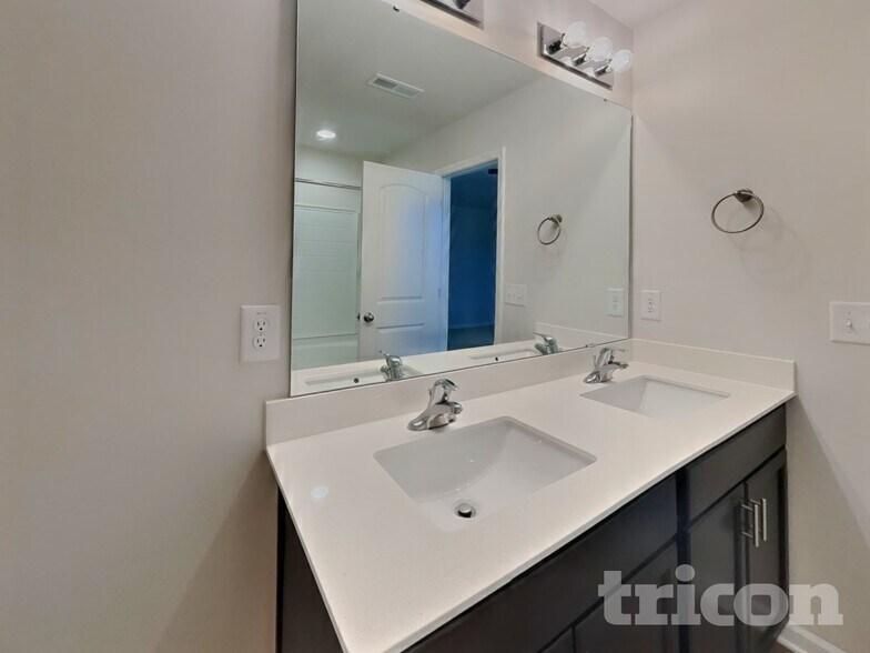 Building Photo - 35 Drake Cir