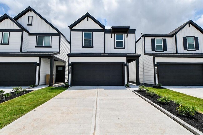Primary Photo - 3024 Crown Gate Dr