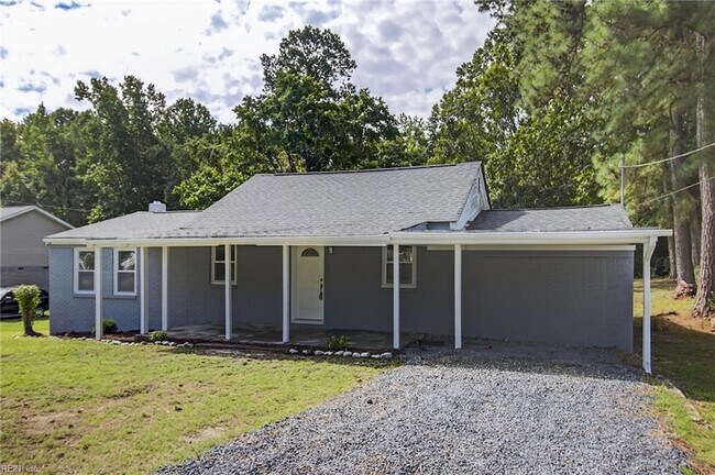 Building Photo - 13648 Track Ln